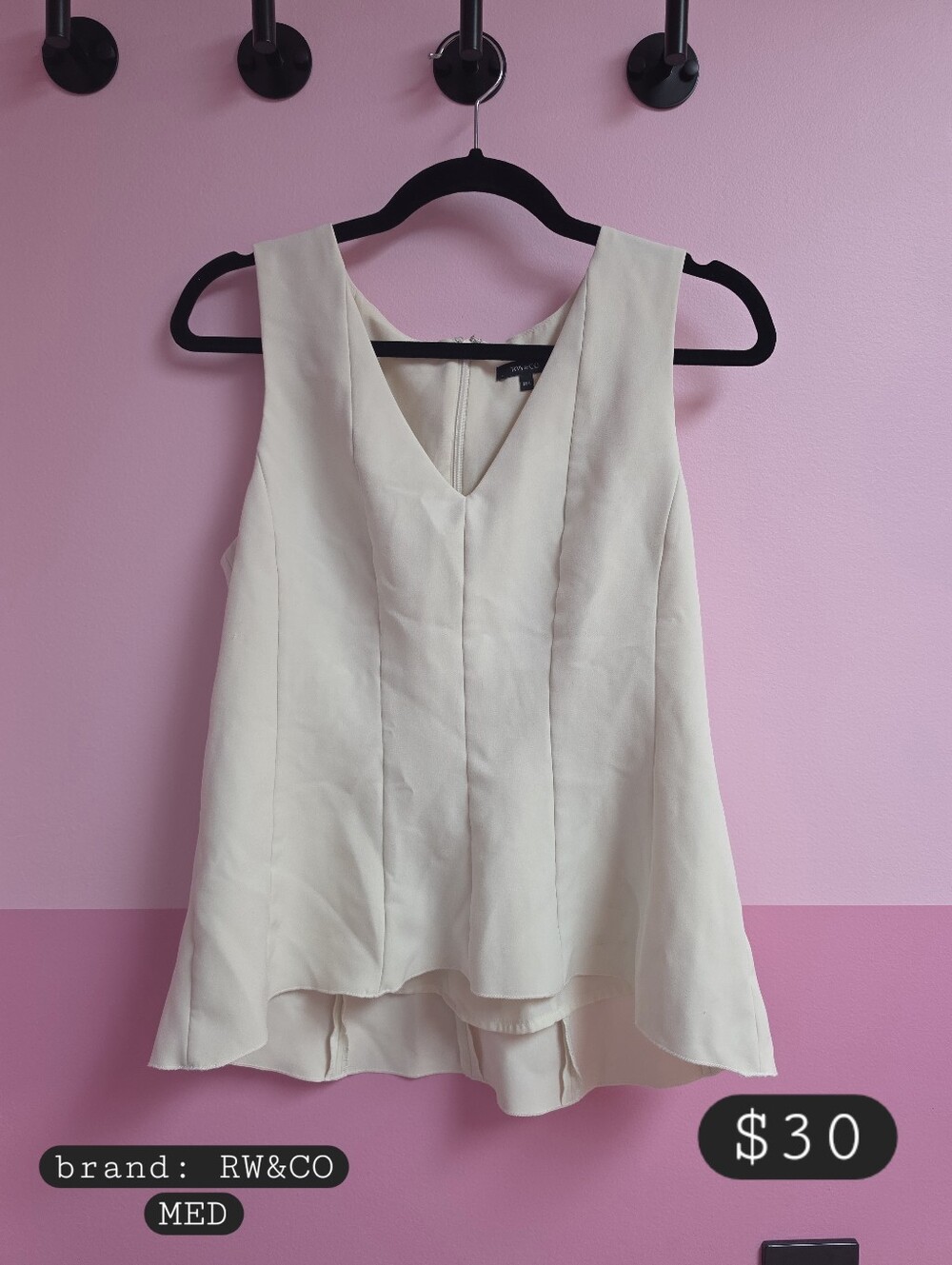 RW&CO. Ivory V-Neck Sleeveless Blouse